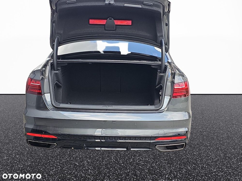 Audi A4 Limousine - 32