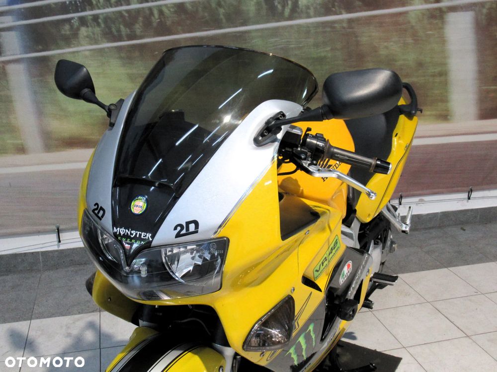 Honda VFR - 9