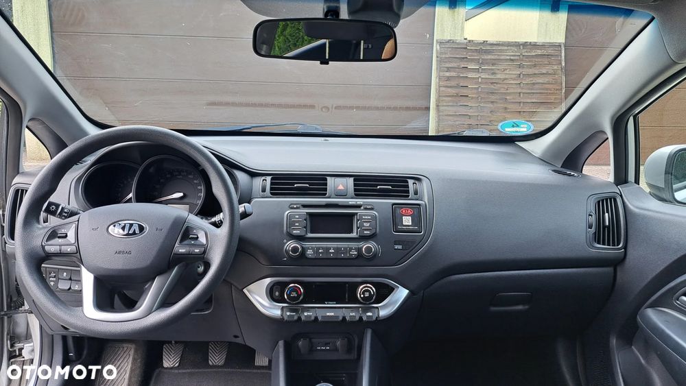 Kia Rio 1.2 Fifa World Cup Edition - 19