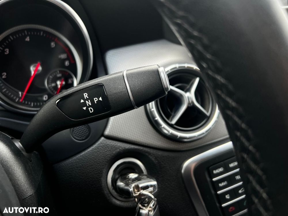 Mercedes-Benz CLA - 12