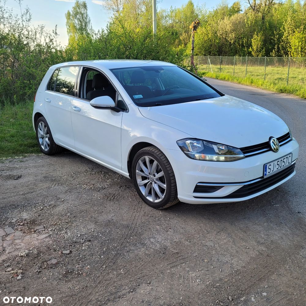 Volkswagen Golf - 1