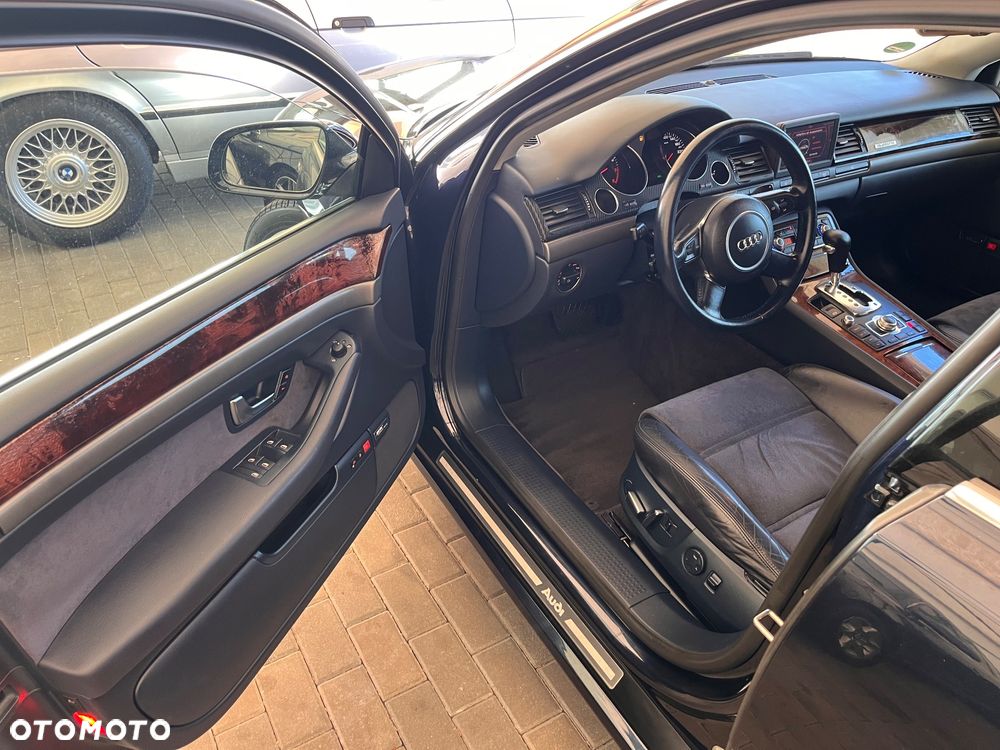 Audi A8 4.2 Quattro - 10