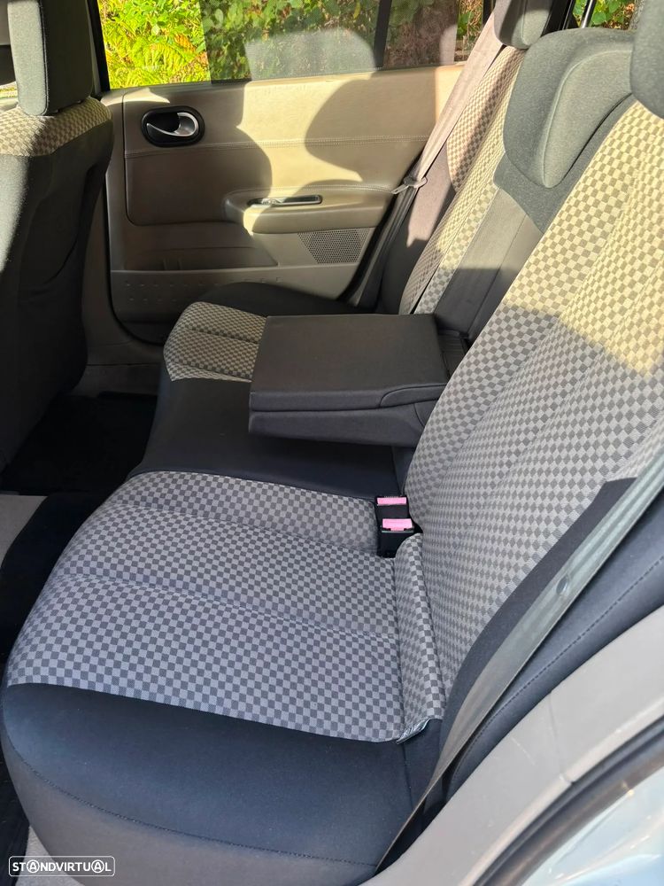 Renault Mégane Break 1.9 dCi C Authentique - 4