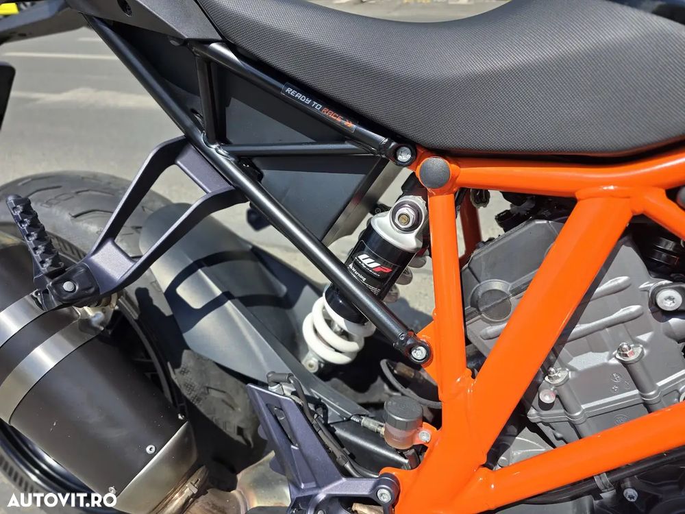 KTM 1290 Super Duke R - 12