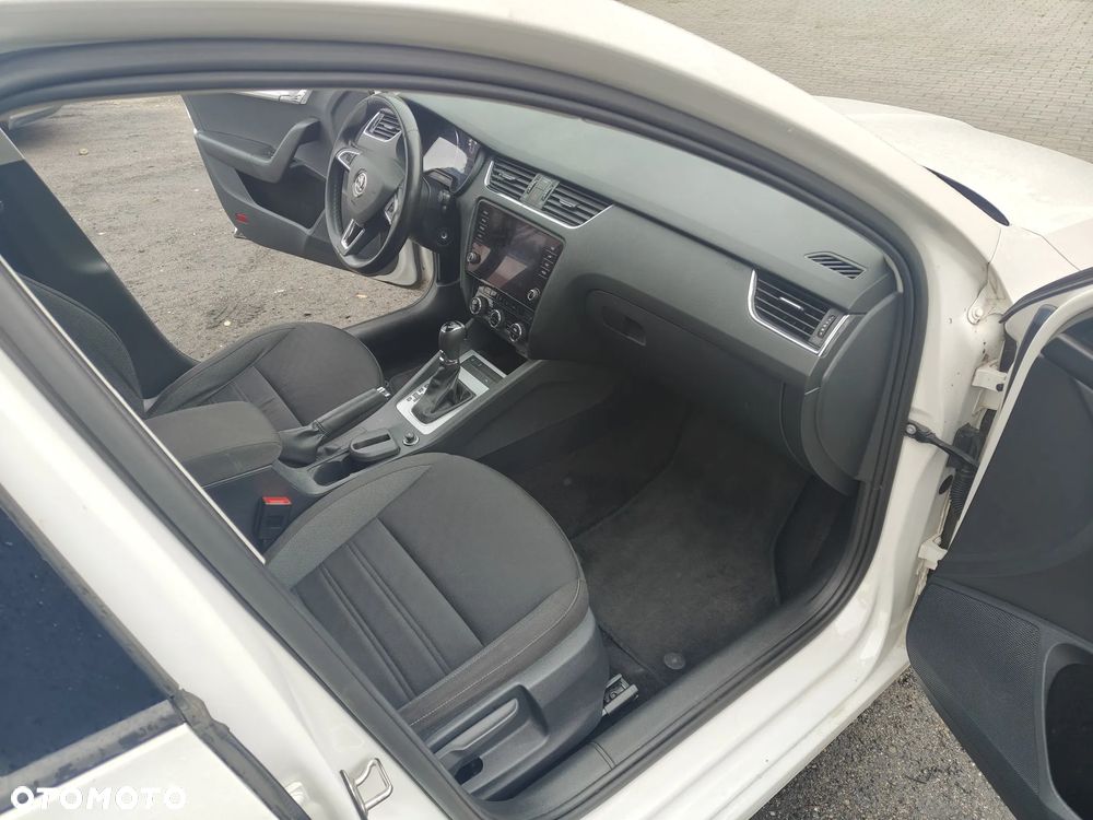 Skoda Octavia 2.0 TDI Clever DSG - 9