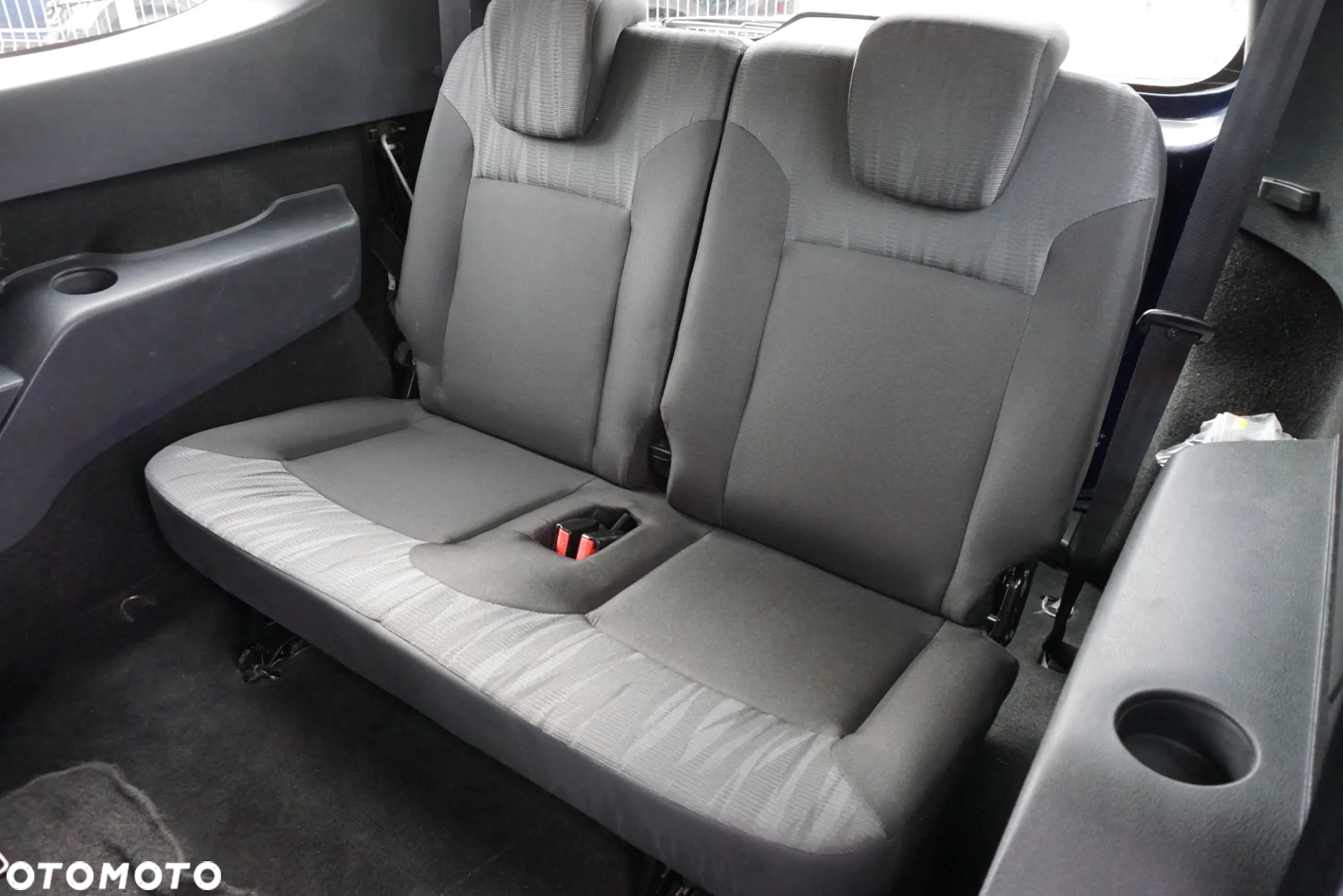 Dacia Lodgy 1.6 MPI 85 Ambiance - 11