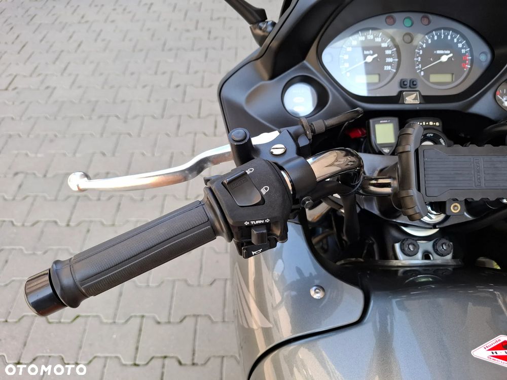 Honda CBF - 22