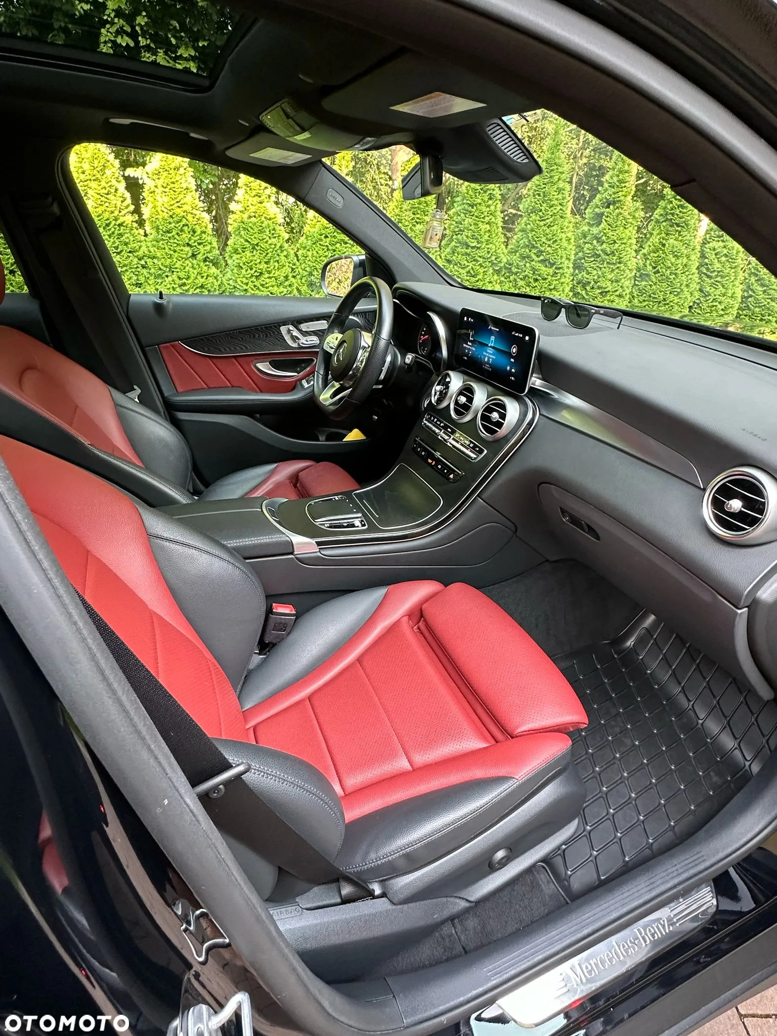 Mercedes-Benz GLC 300 4Matic 9G-TRONIC AMG Line - 16