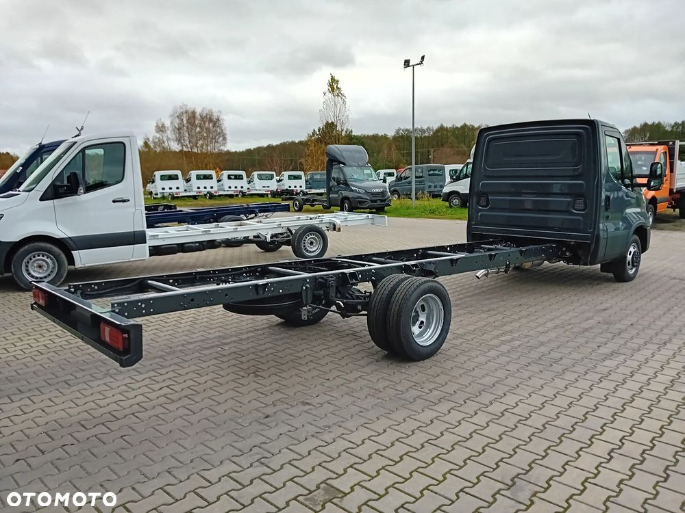 Iveco Daliy 50C18HZ podwozie 3.0 Diesel 180KM rozstaw osi 4750 mm dostępne "od ręki" - 5