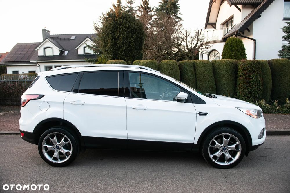 Ford Kuga 2.0 TDCi 4x4 Titanium - 4