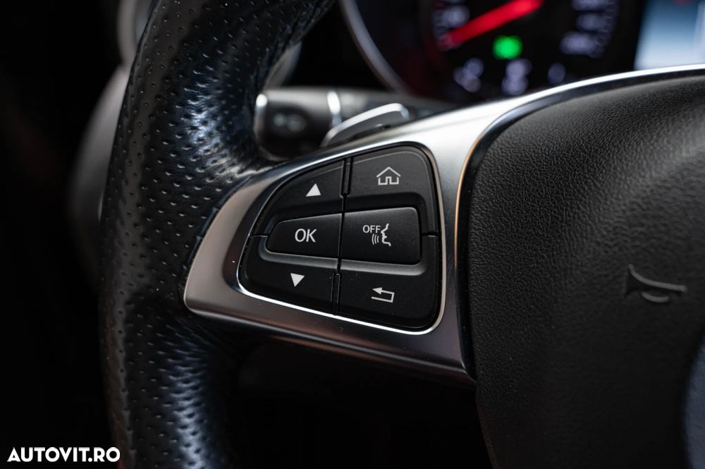 Mercedes-Benz GLC 250 4MATIC 9G-TRONIC AMG Line - 24