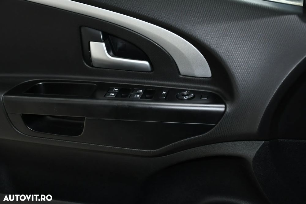 Kia Ceed 1.6 CRDi 115 Dream-Team Edition - 18