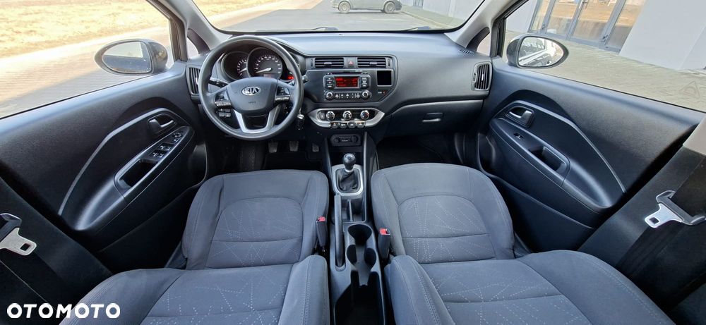 Kia Rio 1.2 Attract - 11