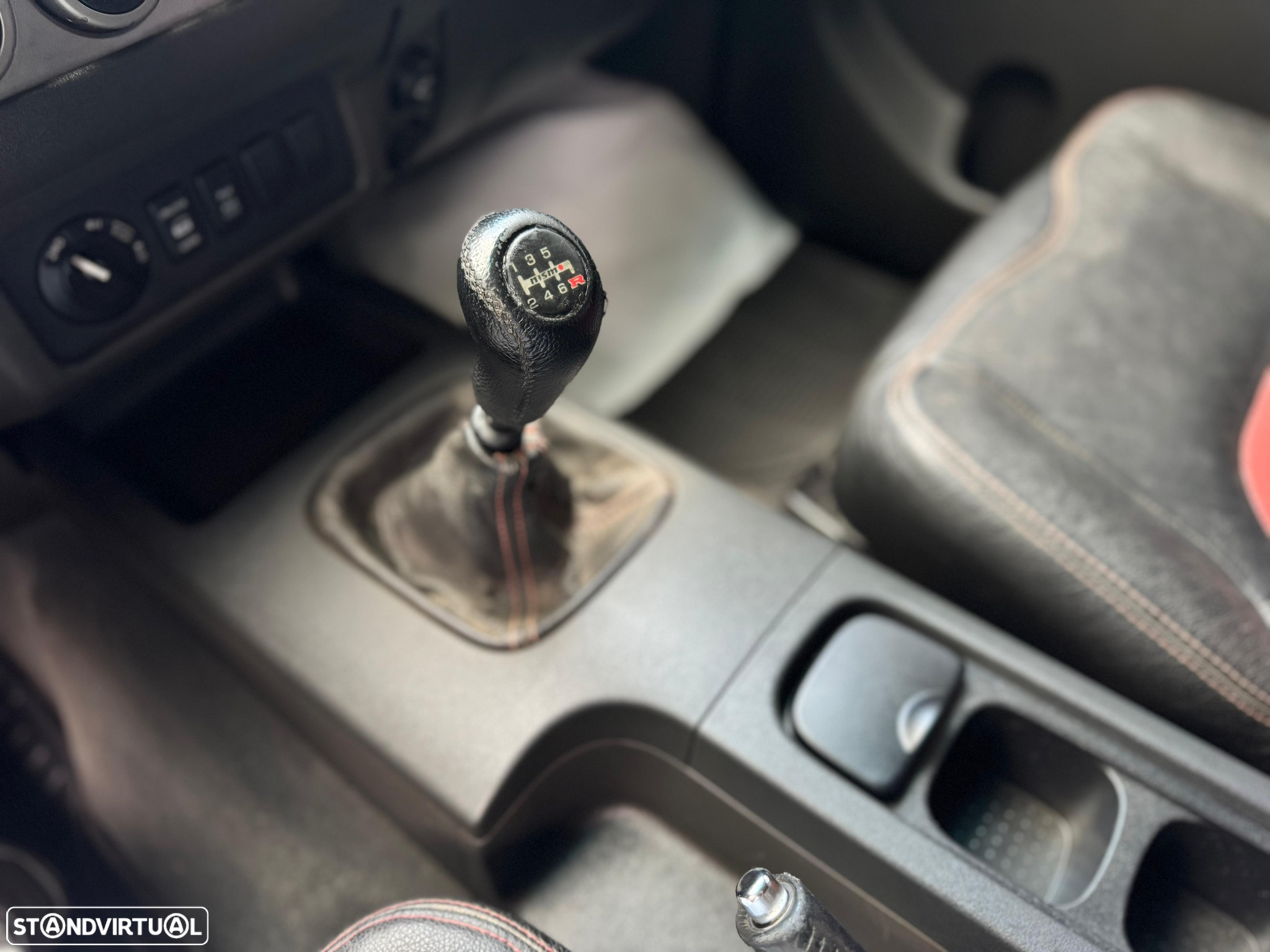 Nissan Navara 2.5 dCi CD Pilot Hi-Tech - 12