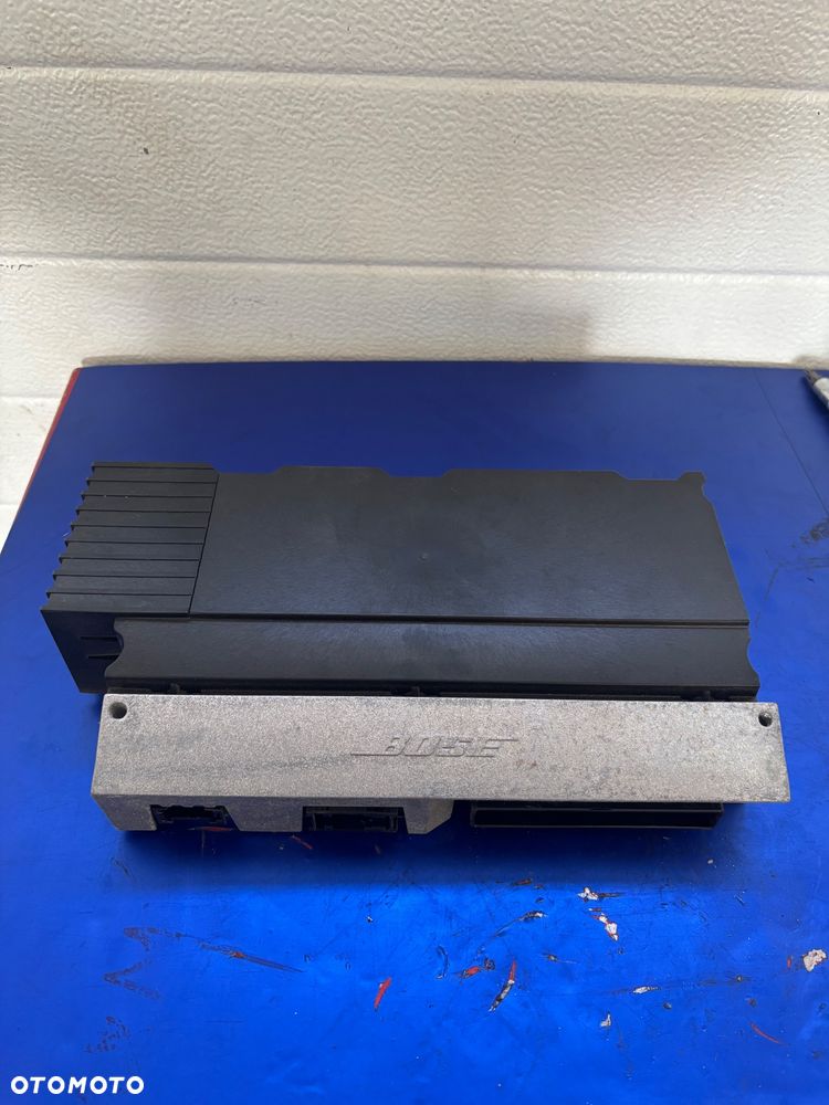 AUDI A8 D3 WZMACNIACZ BOSE 4E0035223F - 1