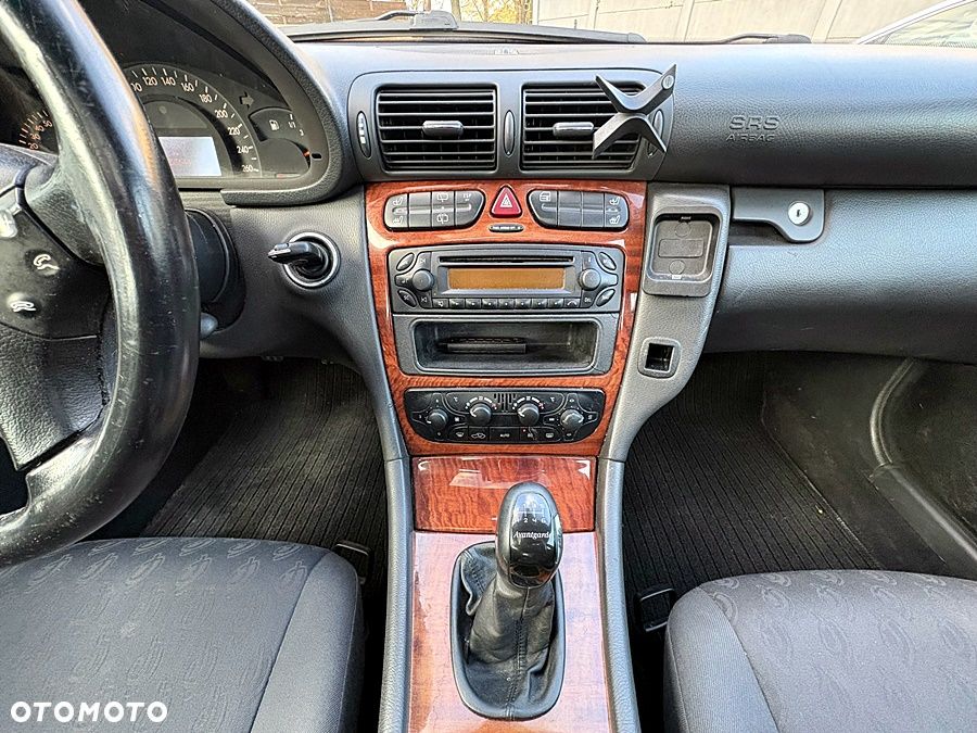 Mercedes-Benz Klasa C 200 T Kompressor Avantgarde - 25