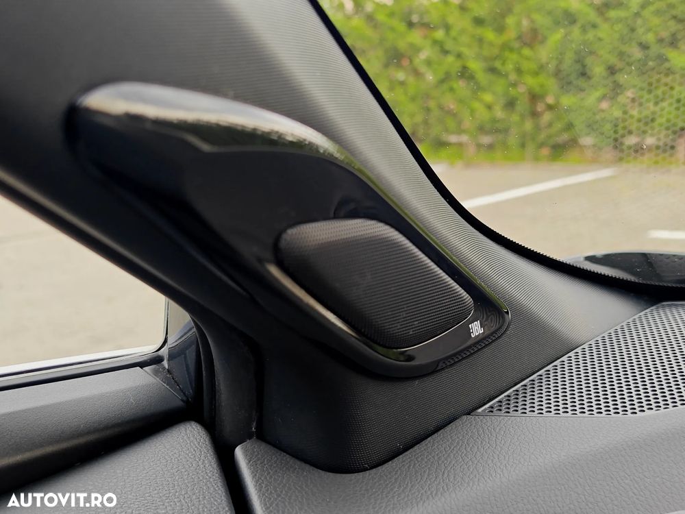 Toyota C-HR ver-1-8-hsd-122-cp-4x2-cvt-c--ult-style-bi--tone - 16