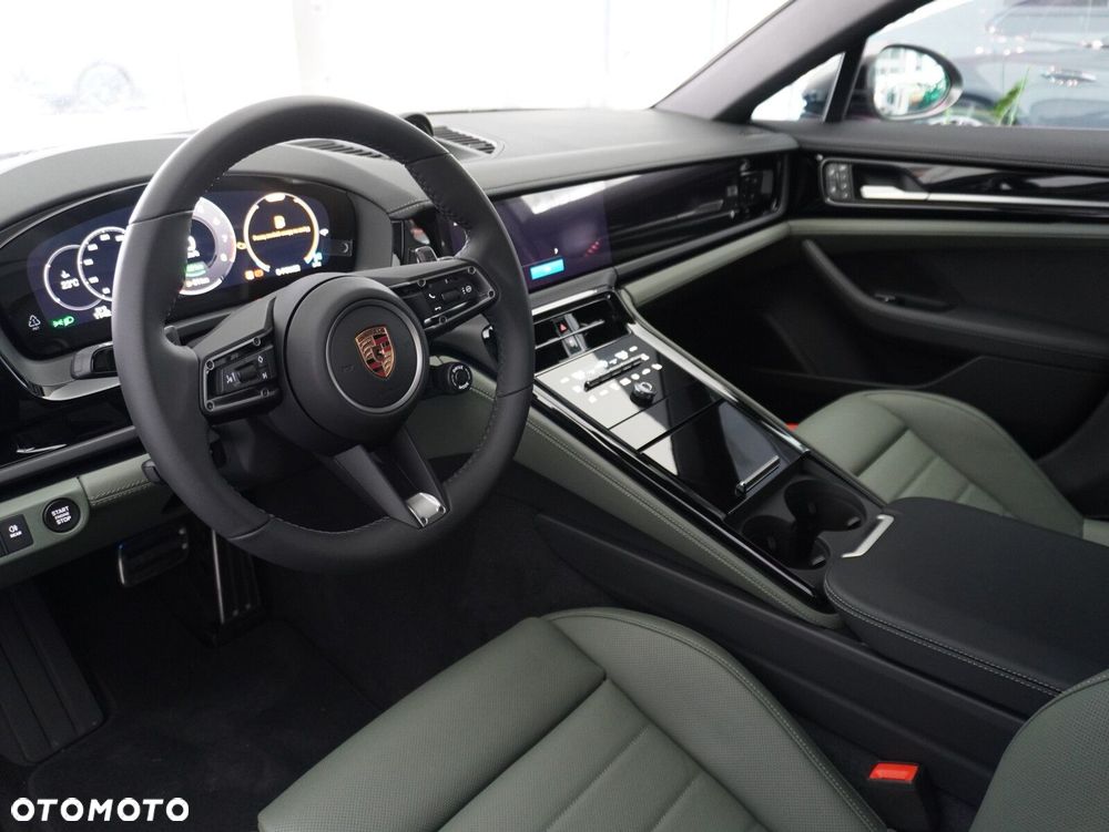 Porsche Panamera 4 E-Hybrid PHEV - 30