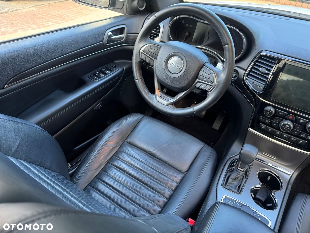 Jeep Grand Cherokee - 28