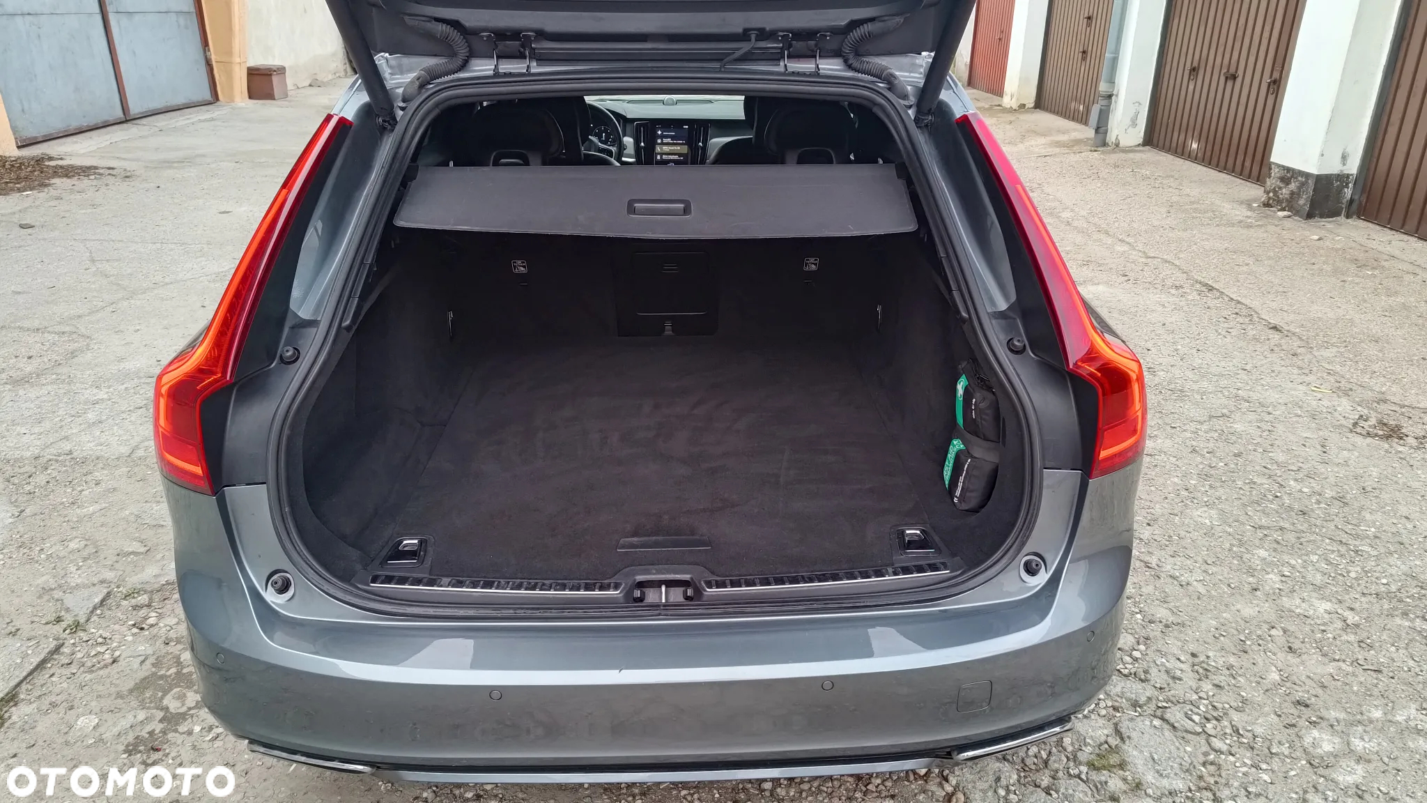 Volvo V90 D4 Geartronic R Design - 16