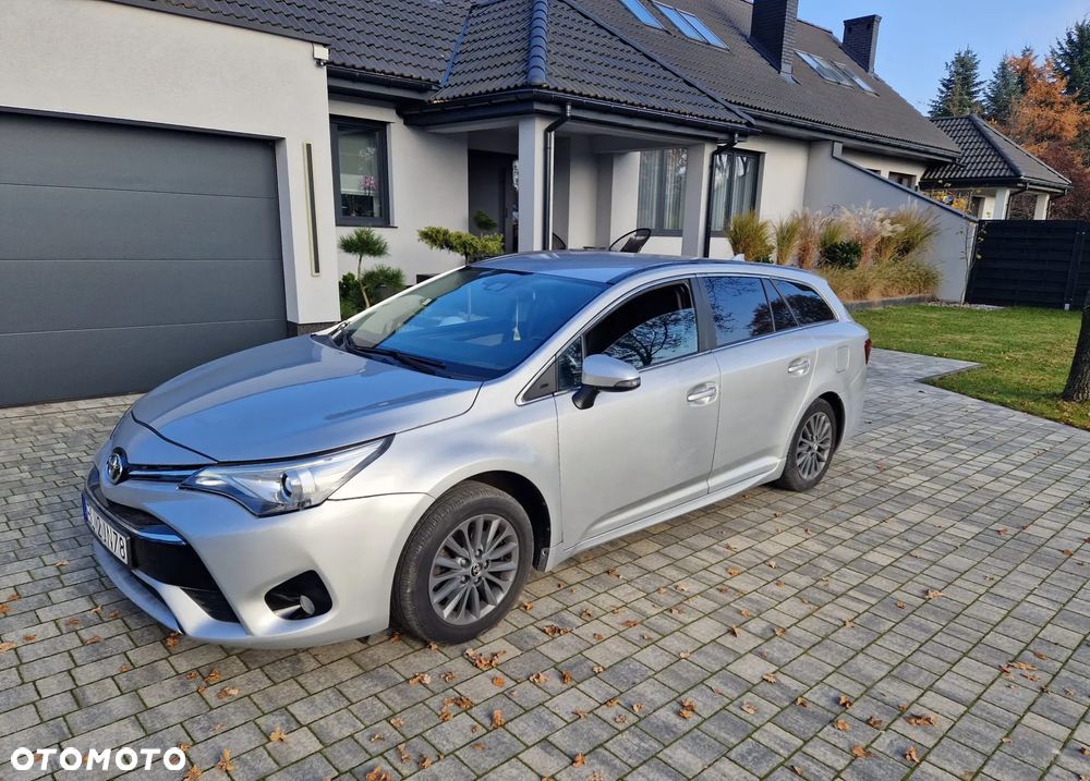 Toyota Avensis 1.8 Premium - 15
