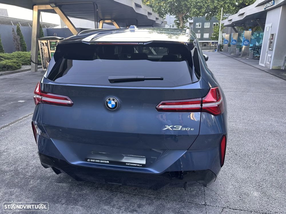 BMW X3 30 e xDrive Pack M Desportivo - 3