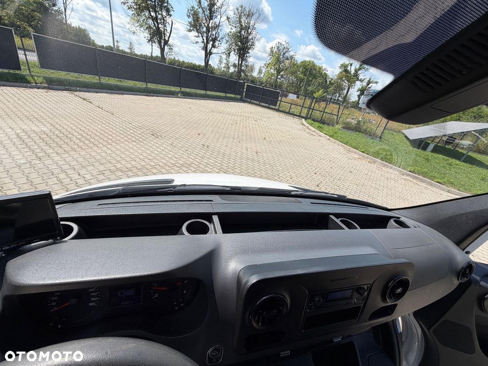 Mercedes-Benz Sprinter - 20