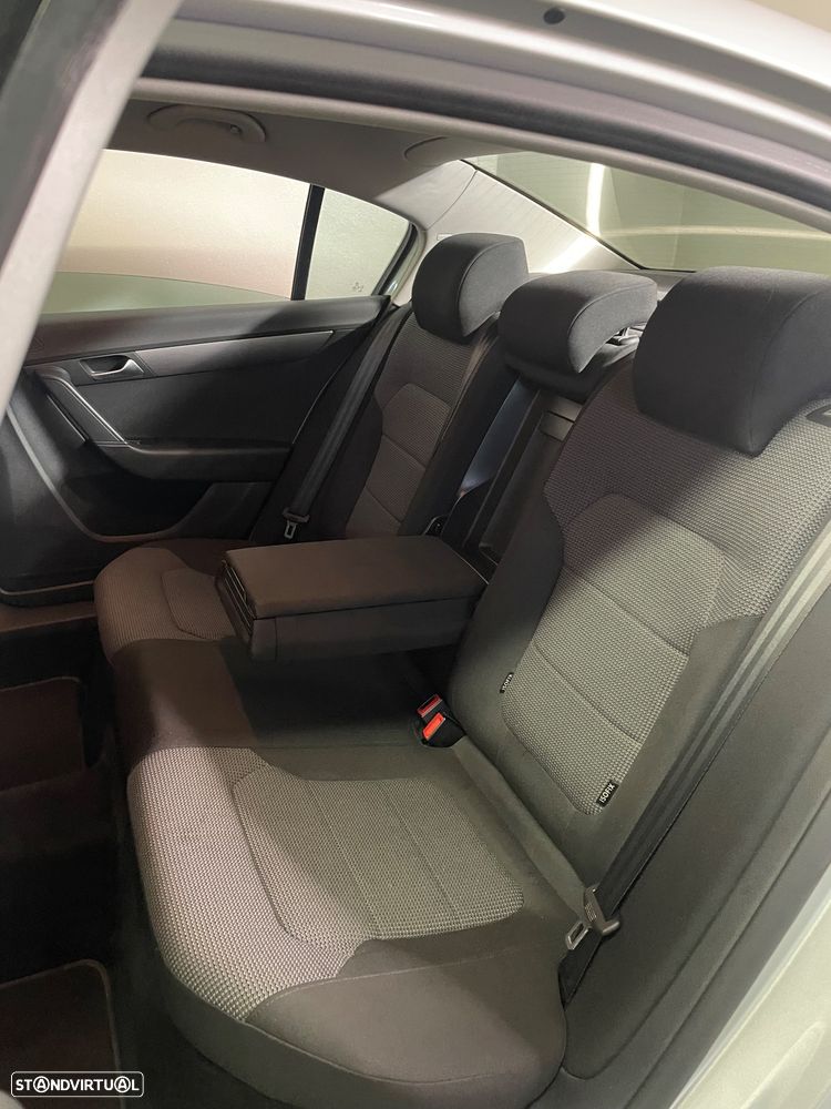 Volkswagen Passat 1.6 TDI BlueMotion — fotografia 15