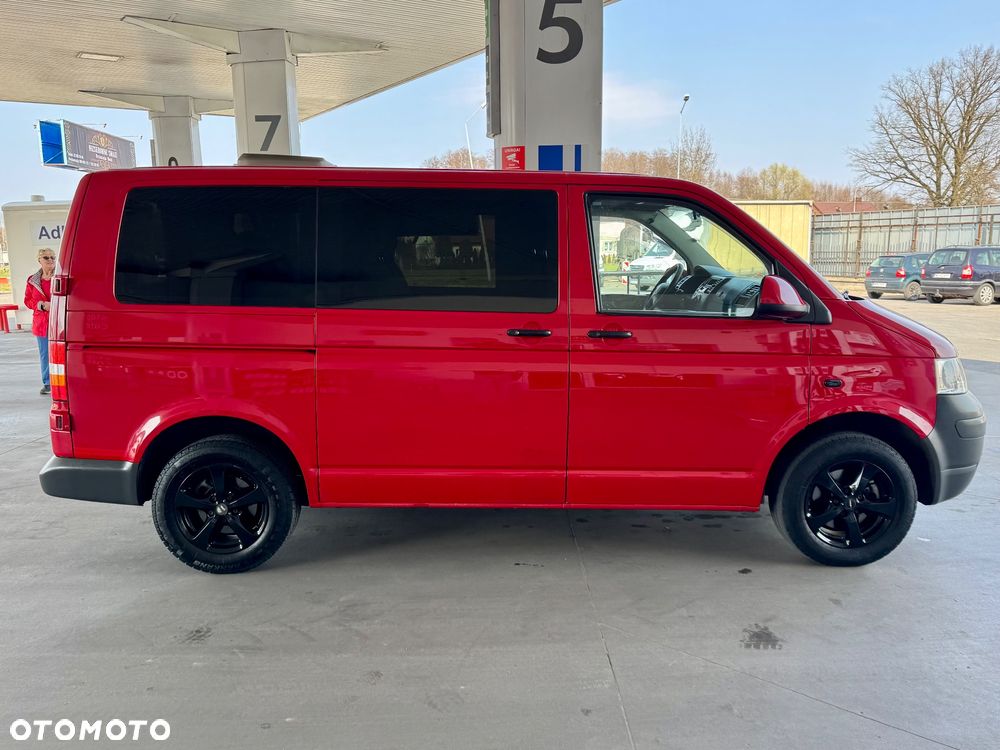 Volkswagen Caravelle - 10