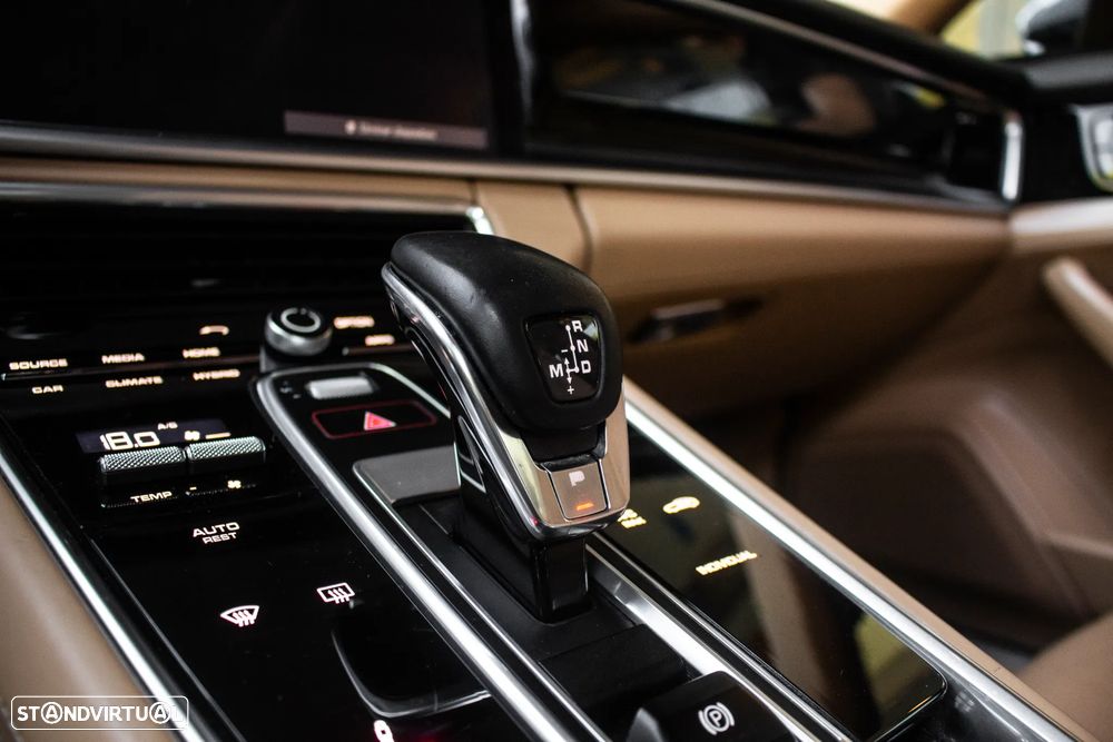 Porsche Panamera 4 E-Hybrid - 22