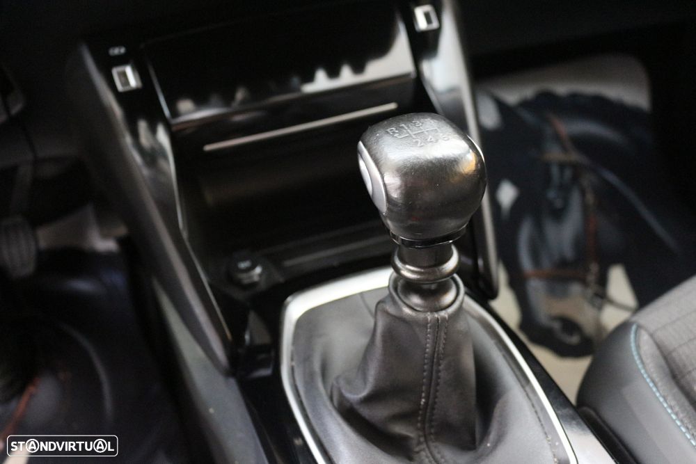 Peugeot 2008 1.5 BlueHDi Allure Pack - 35