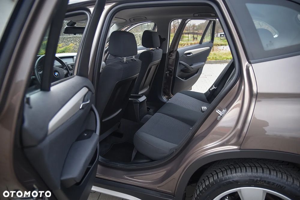 BMW X1 sDrive18i xLine - 27