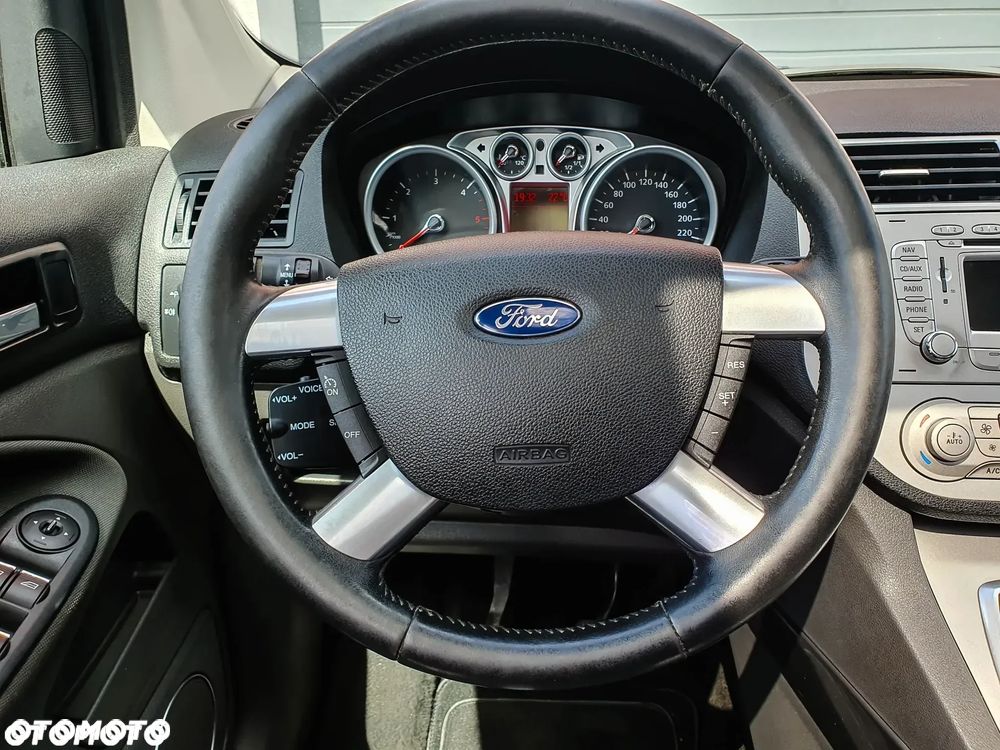 Ford Kuga - 38