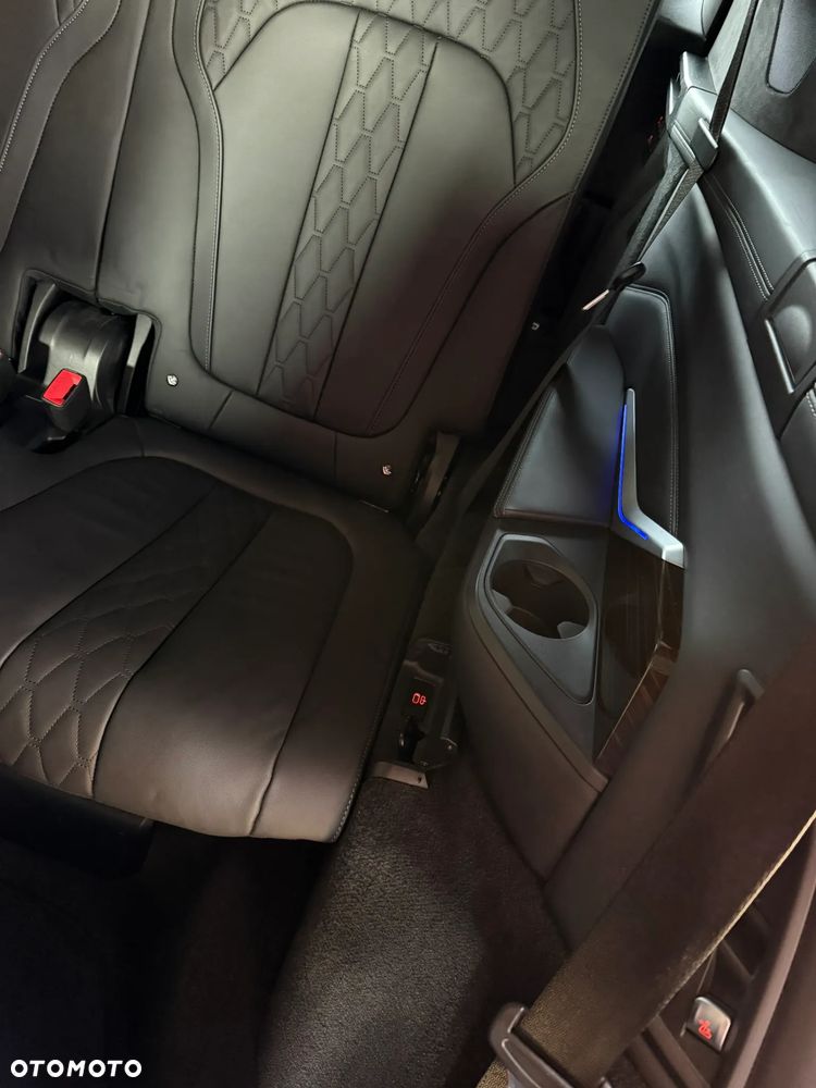BMW X7 xDrive40d mHEV Individual Edition sport - 16