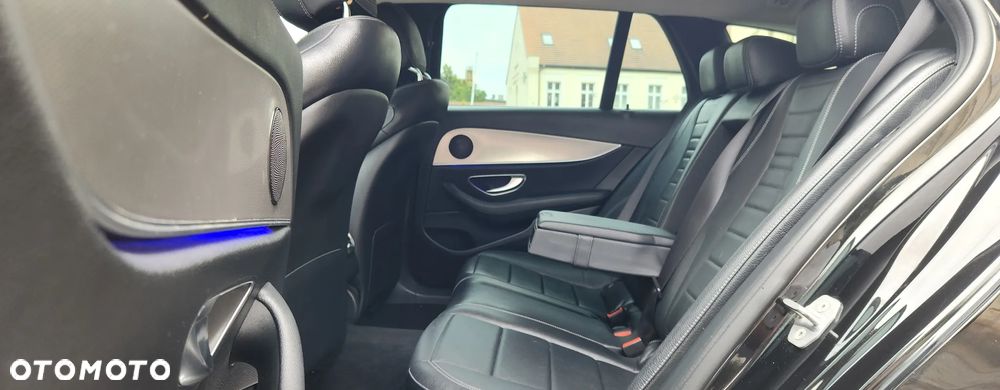 Mercedes-Benz Klasa E 220 d T 9G-TRONIC AMG Line - 10