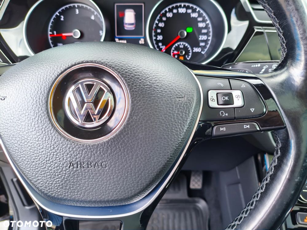 Volkswagen Touran 2.0 TDI BMT Highline DSG - 19
