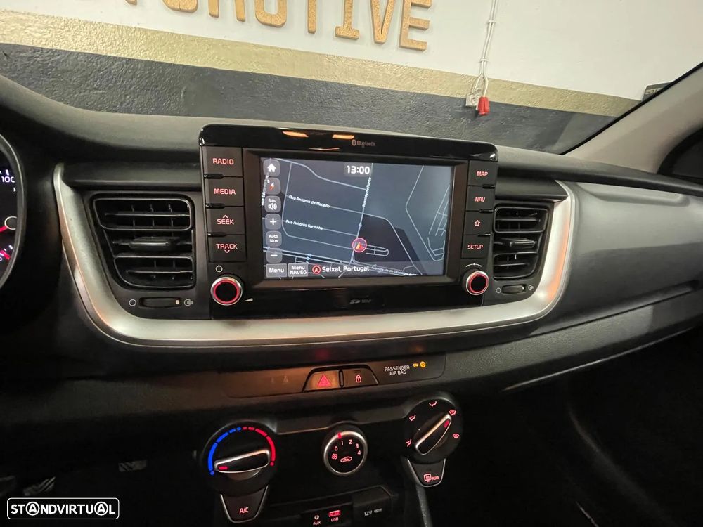 Kia Stonic 1.0 T-GDI Urban - 26