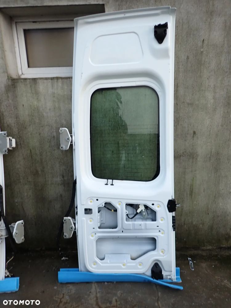 Trafic 2 3 VivaroA,B Primastar NV300 Talento Drzwi Tylne Model L1H2 L2H2 - 5