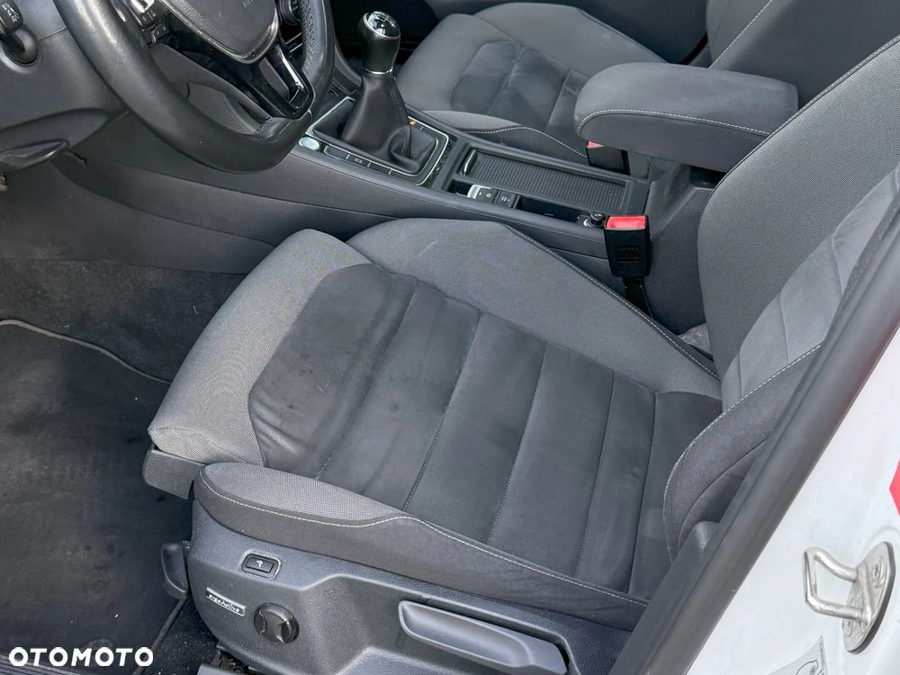 Volkswagen Golf - 13