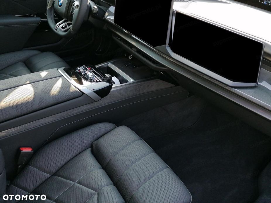 BMW Seria 7 - 15