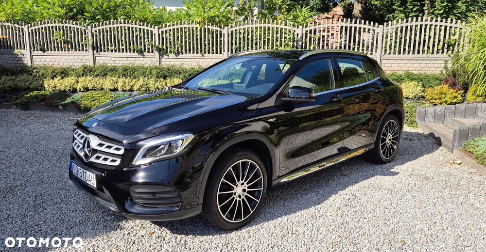 Mercedes-Benz GLA 180 7G-DCT AMG Line - 1