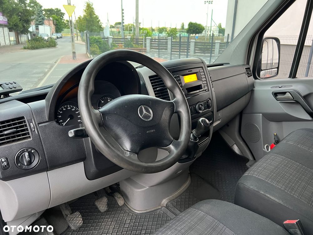 Mercedes-Benz Sprinter - 21