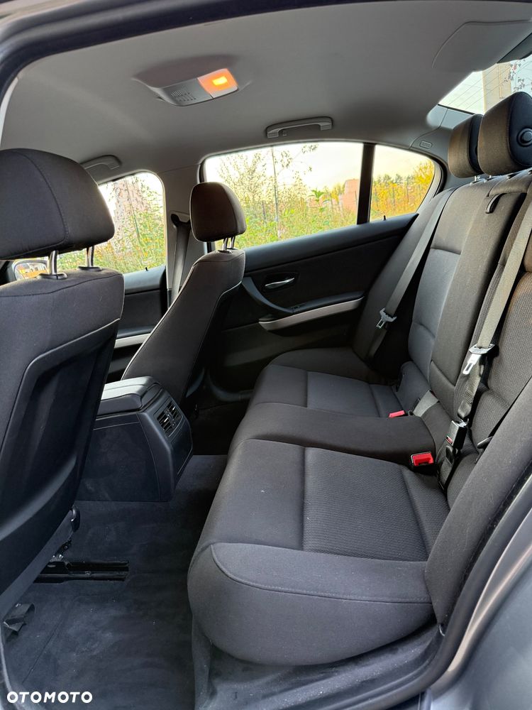BMW Seria 3 318i - 16