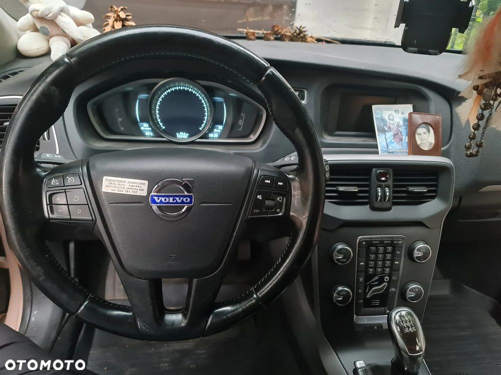 Volvo V40 T3 Kinetic - 4