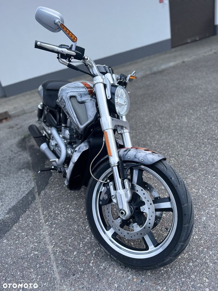 Harley-Davidson V-Rod Muscle - 16