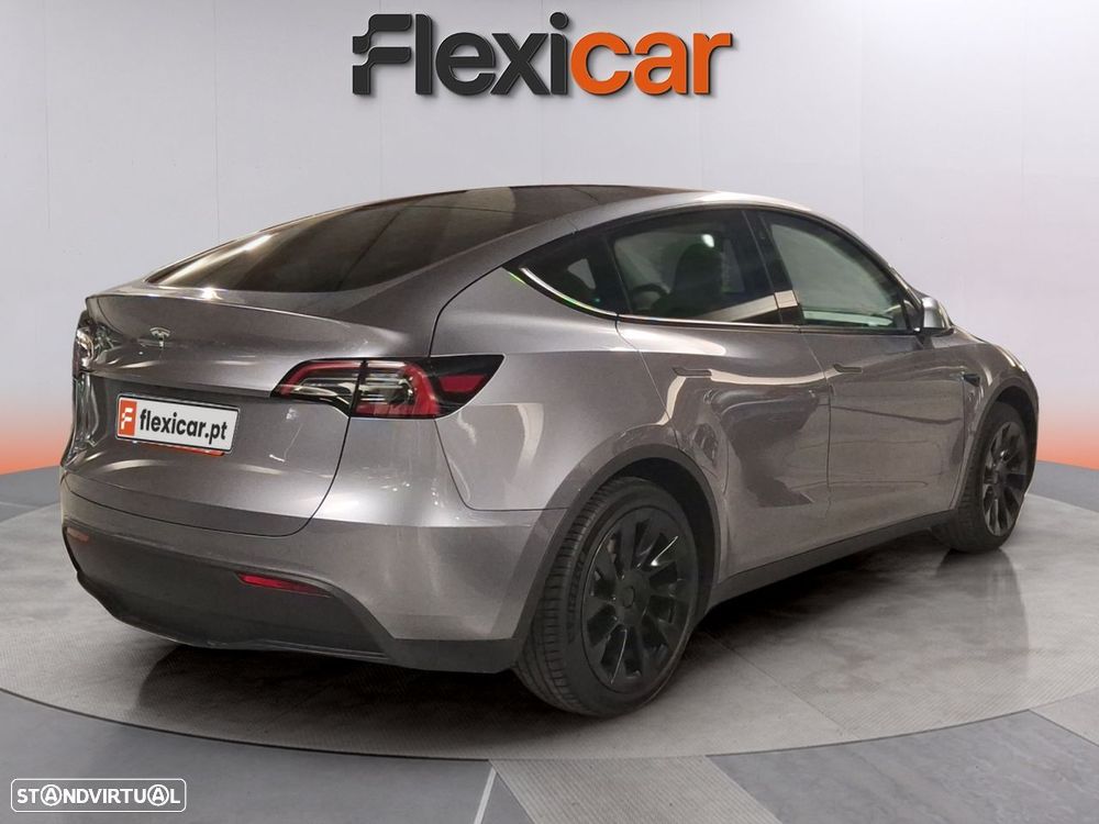 Tesla Model Y Long-Range RWD - 4