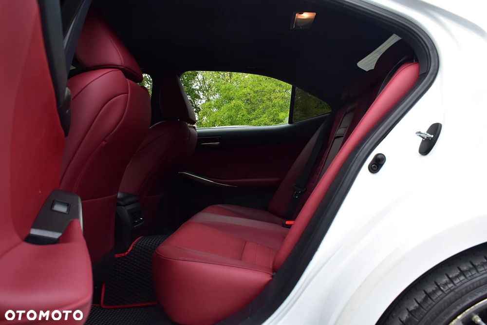Lexus IS 300h F Sport Edition - 6