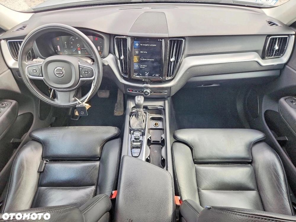 Volvo XC 60 T6 AWD Geartronic Momentum - 8