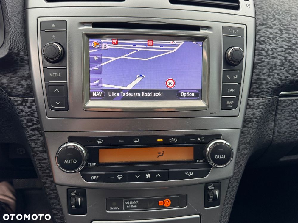 Toyota Avensis Touring Sports 1.8 Multidrive S Business Edition - 17
