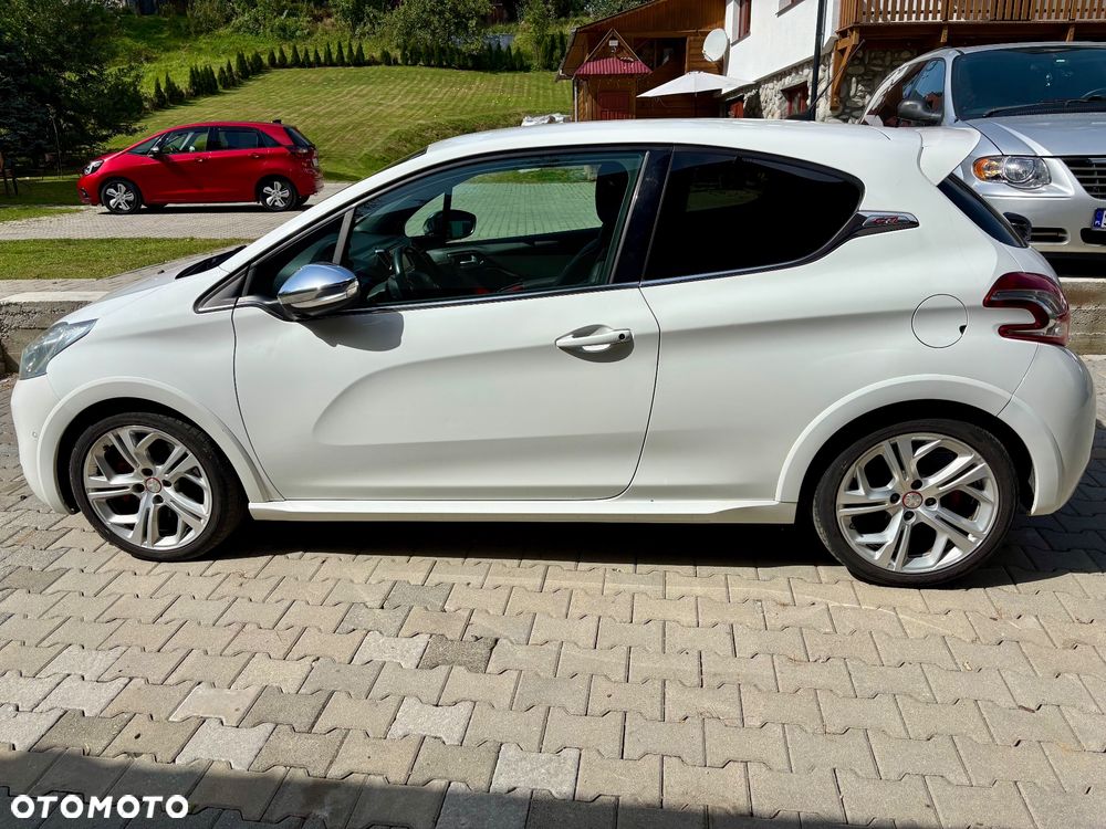 Peugeot 208 1.6 THP GTi - 10
